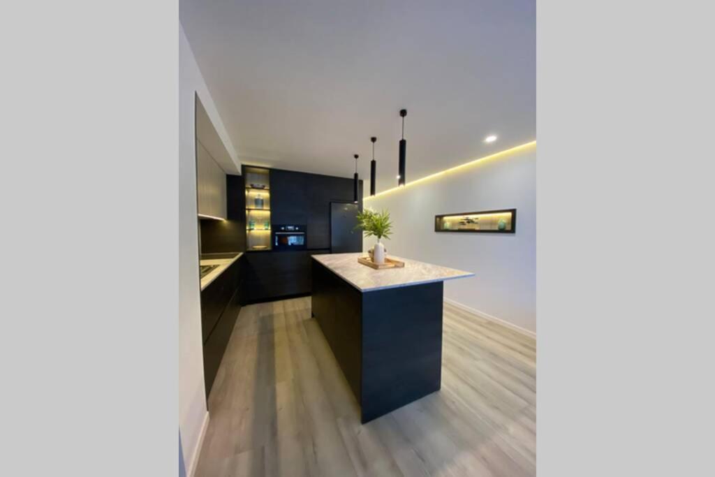 Precioso Apartamento A Estrenar En Centro De เนร์คา ภายนอก รูปภาพ